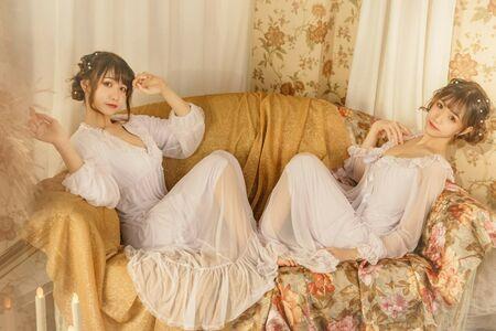 Carol X Iris photo 8