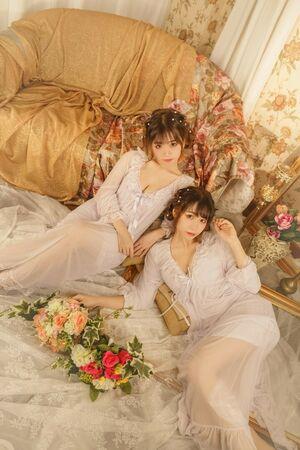 Carol X Iris photo 12