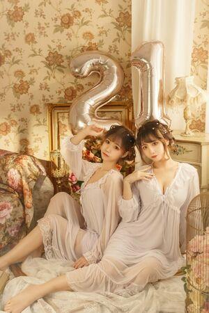 Carol X Iris photo 17