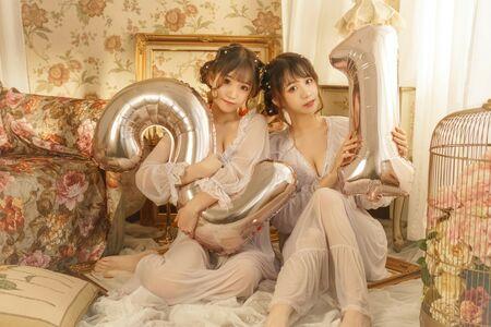 Carol X Iris photo 18