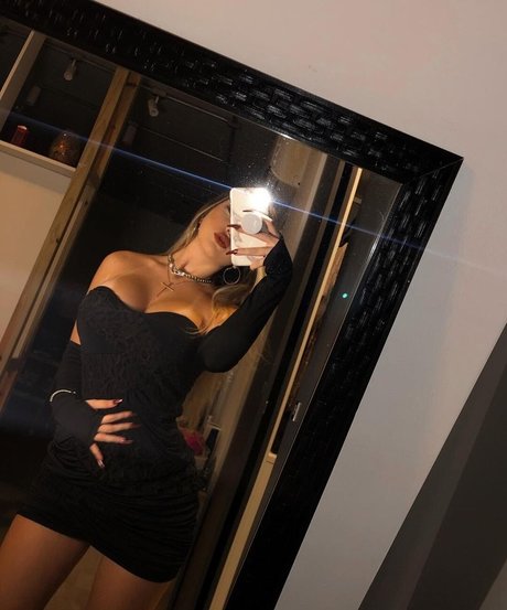 Carolina Fernandes photo 25