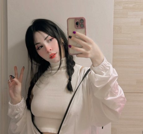 Caroline Favorino photo 8