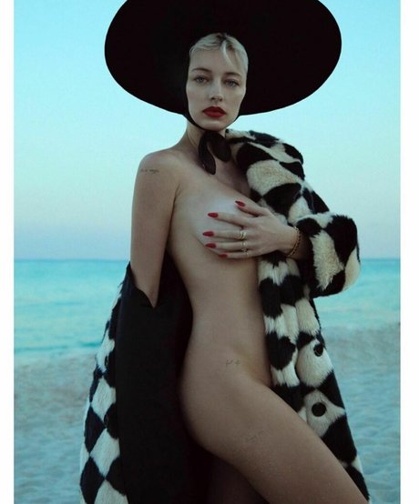 Caroline Vreeland photo 261