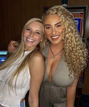 Caroline Wall photo 1