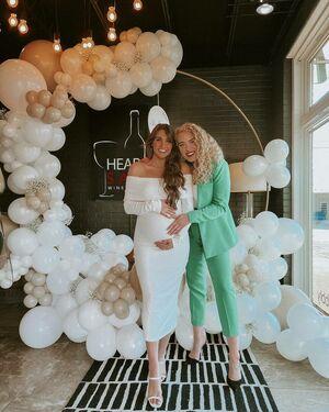 Caroline Wall photo 23