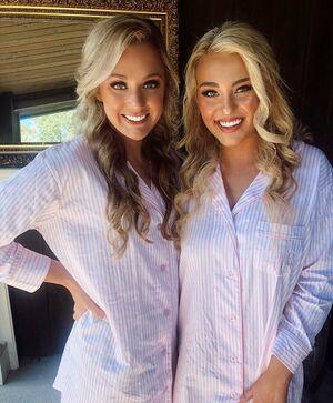 Caroline Wall photo 65