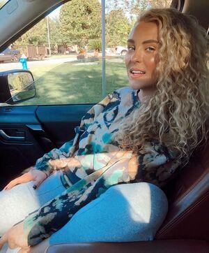 Caroline Wall photo 68