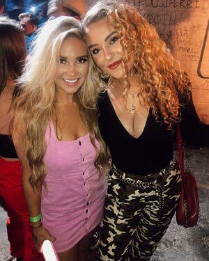 Caroline Wall photo 111