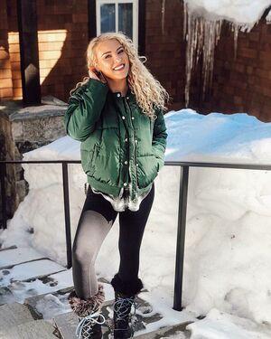 Caroline Wall photo 129