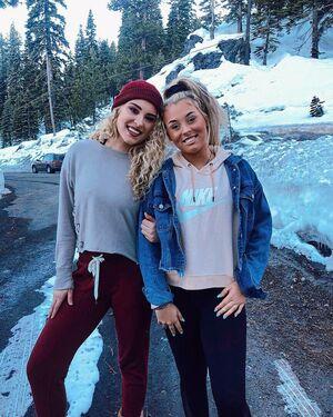 Caroline Wall photo 130