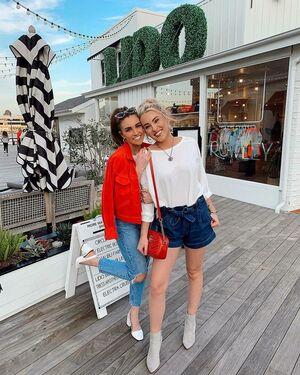 Caroline Wall photo 145