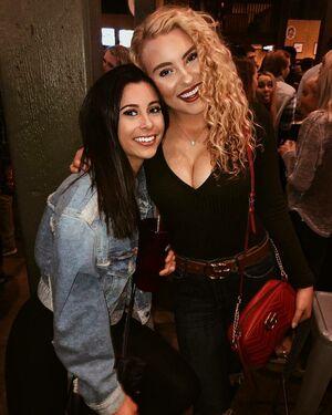 Caroline Wall photo 149