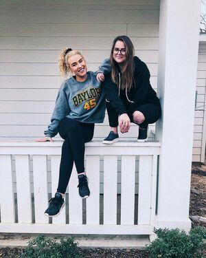 Caroline Wall photo 152