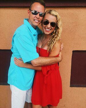 Caroline Wall photo 153