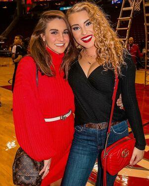 Caroline Wall photo 163