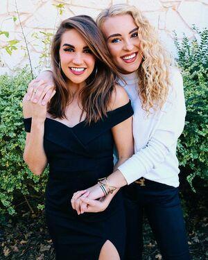 Caroline Wall photo 167