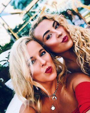 Caroline Wall photo 210