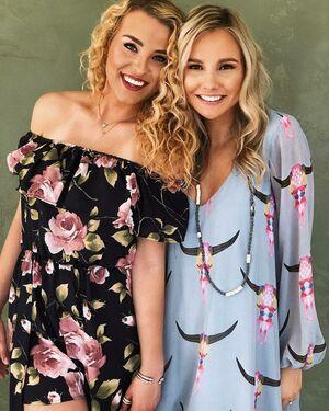 Caroline Wall photo 244