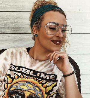 Caroline Wall photo 250