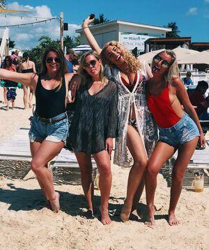 Caroline Wall photo 253