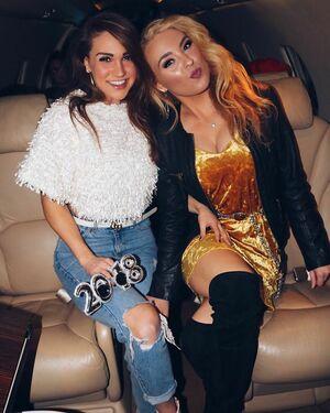 Caroline Wall photo 264