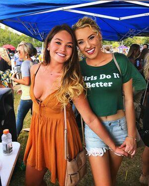 Caroline Wall photo 292