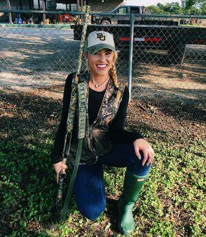 Caroline Wall photo 293