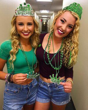 Caroline Wall photo 301