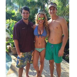 Caroline Wall photo 302