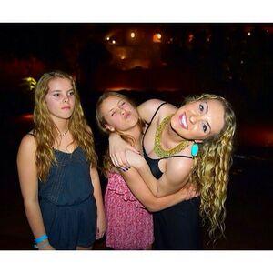 Caroline Wall photo 329