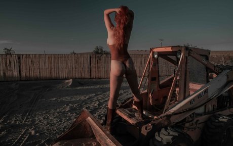 Carrie Keagen photo 62