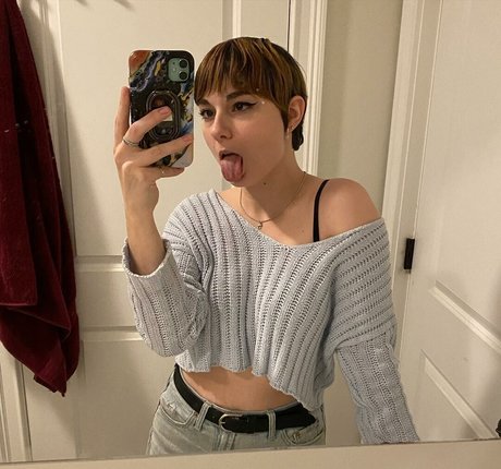 Casey Lee Williams photo 19