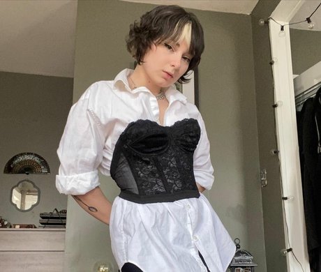 Casey Lee Williams photo 20