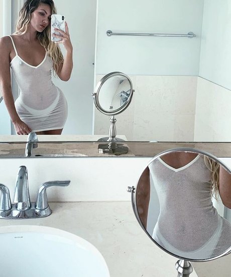Casi Davies photo 8