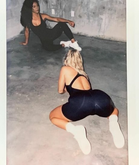 Casi Davies photo 14