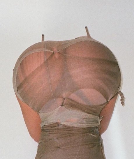 Casi Davies photo 40