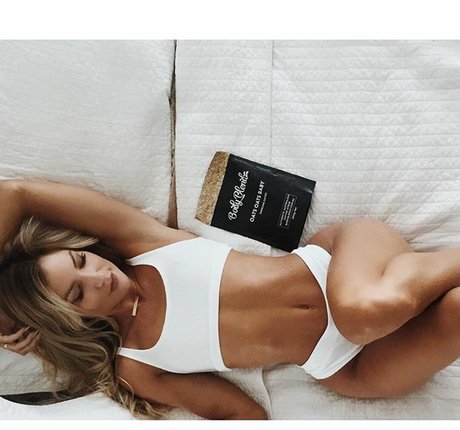 Casi Davies photo 96