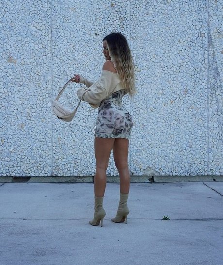 Casi Davies photo 320