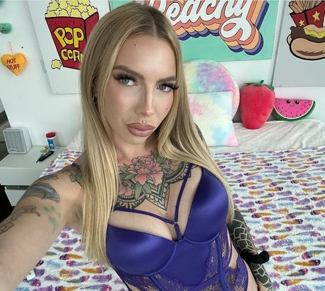 Cassidy Luxe photo 17