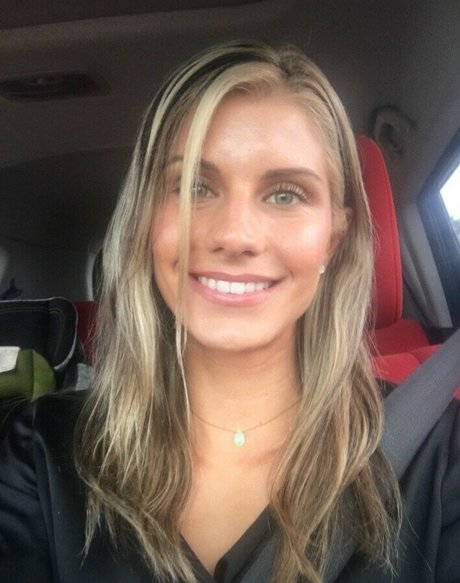 Cassie Bender photo 140