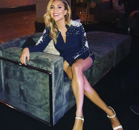 Cassie Scerbo photo 57