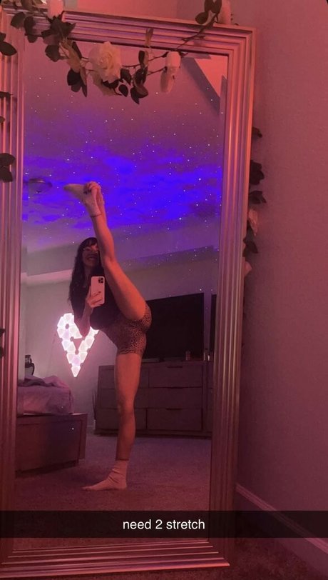 Catlyn Crespo photo 6