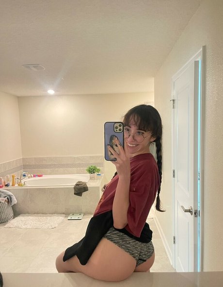 Catlyn Crespo photo 43