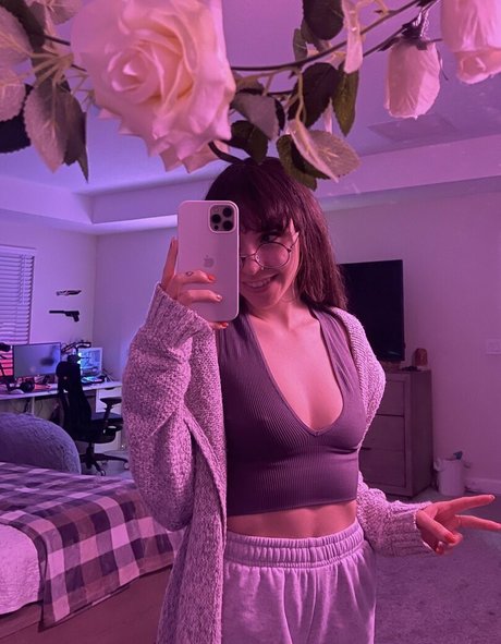 Catlyn Crespo photo 54