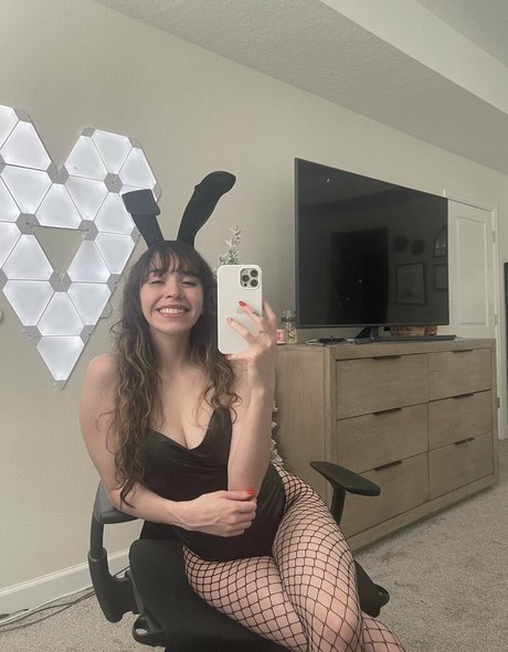 Catlyn Crespo photo 77