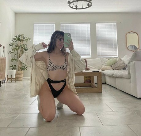 Catlyn Crespo photo 84