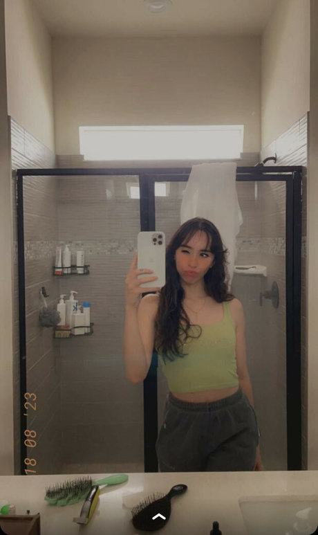 Catlyn Crespo photo 114