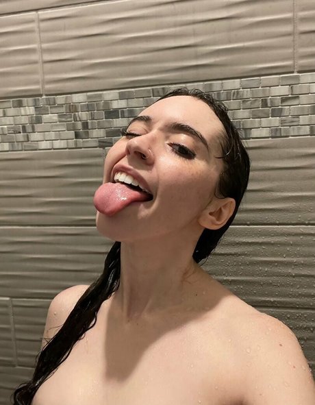 Catlyn Crespo photo 127