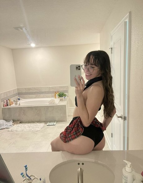 Catlyn Crespo photo 135