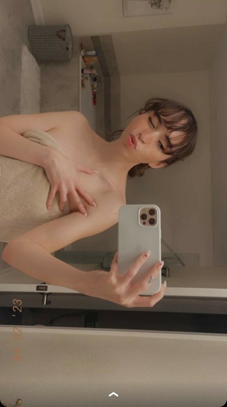 Catlyn Crespo photo 181